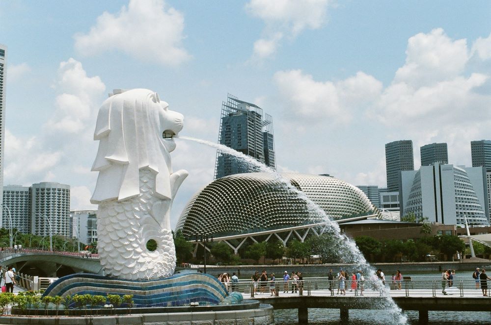 singapore expand in asia